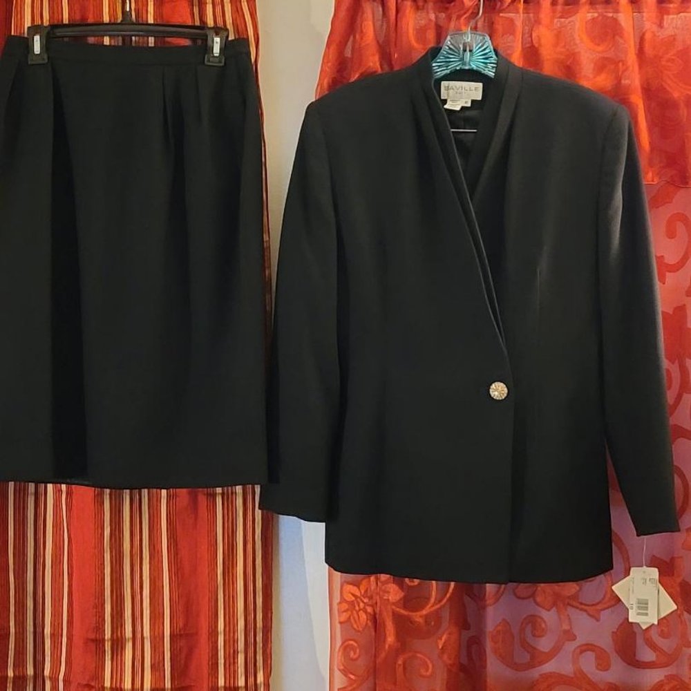 NWT Black Wool Saville Jacket and Skirt Suit Size 10